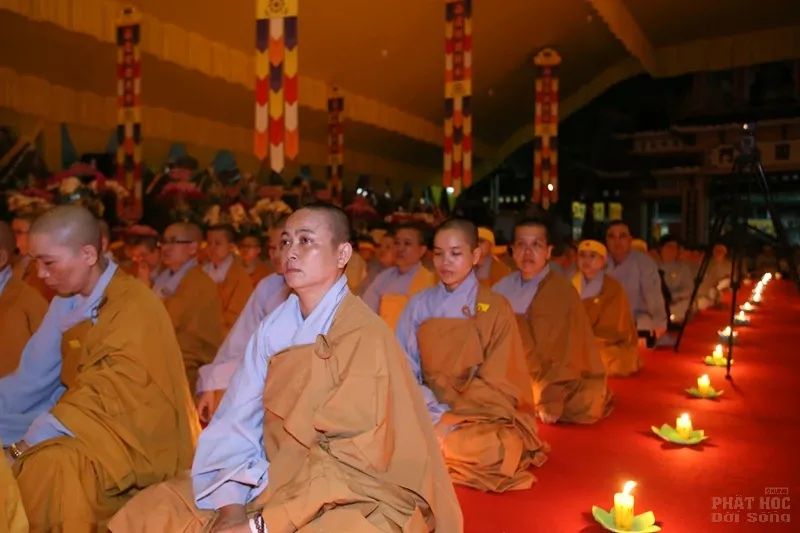 Nghe lời di huấn' của cố HT. Thích Quang Đạo tại đêm thắp nến tri ân image-1732292398740