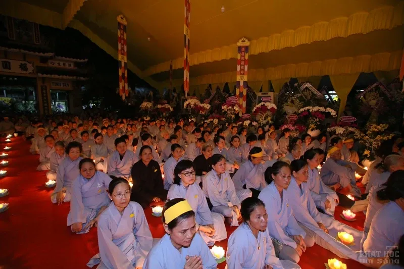Nghe lời di huấn' của cố HT. Thích Quang Đạo tại đêm thắp nến tri ân image-1732292399796