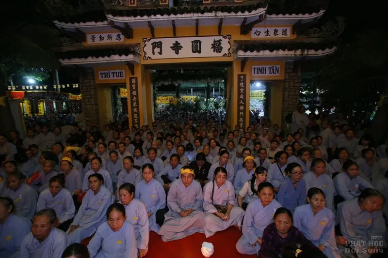 Nghe lời di huấn' của cố HT. Thích Quang Đạo tại đêm thắp nến tri ân image-1732292400942