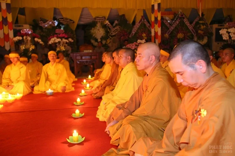 Nghe lời di huấn' của cố HT. Thích Quang Đạo tại đêm thắp nến tri ân image-1732292402130