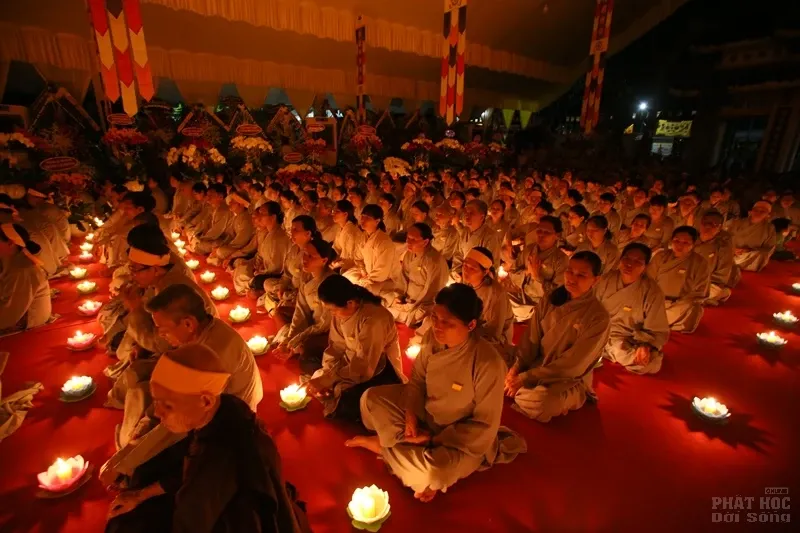 Nghe lời di huấn' của cố HT. Thích Quang Đạo tại đêm thắp nến tri ân image-1732292412935