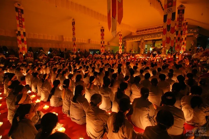 Nghe lời di huấn' của cố HT. Thích Quang Đạo tại đêm thắp nến tri ân image-1732292414152