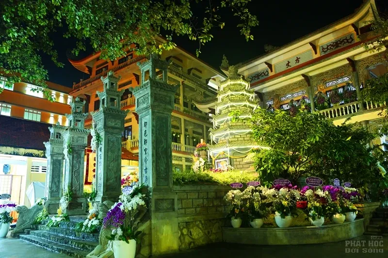 Nghe lời di huấn' của cố HT. Thích Quang Đạo tại đêm thắp nến tri ân image-1732292427061
