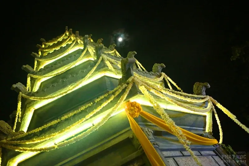Nghe lời di huấn' của cố HT. Thích Quang Đạo tại đêm thắp nến tri ân image-1732292431874