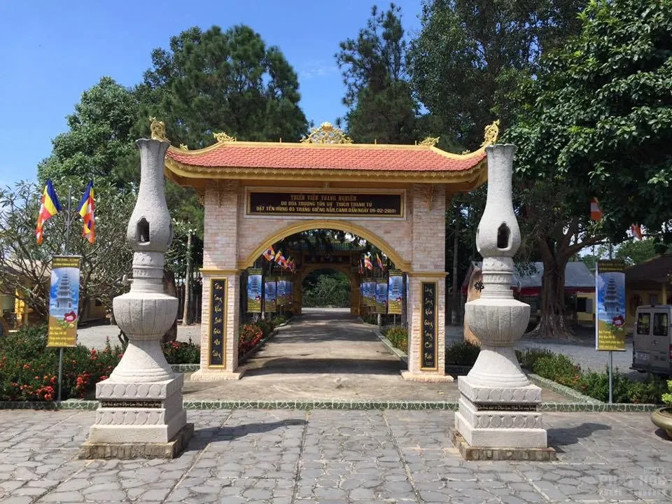 Nghệ sĩ Phật giáo về nguồn image-1731940852281