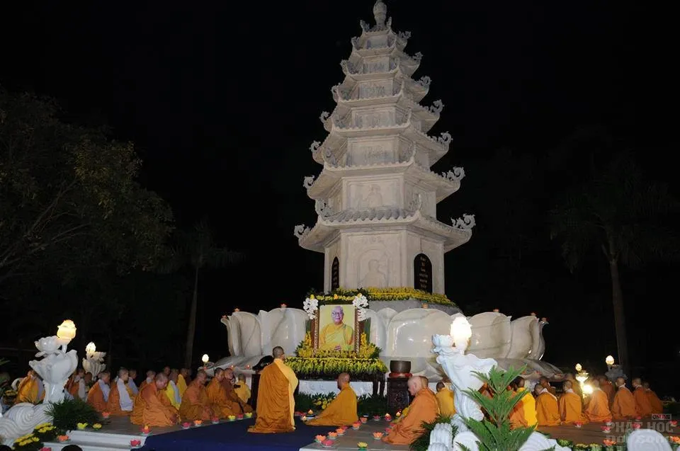 Nghệ sĩ Phật giáo về nguồn image-1731940853292
