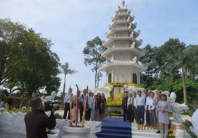 Nghệ sĩ Phật giáo về nguồn image-1731940854116
