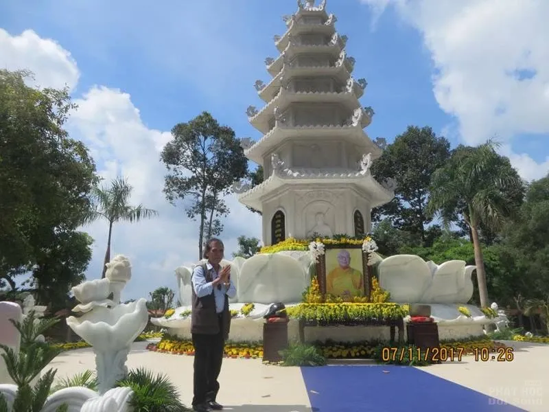Nghệ sĩ Phật giáo về nguồn image-1731940855767