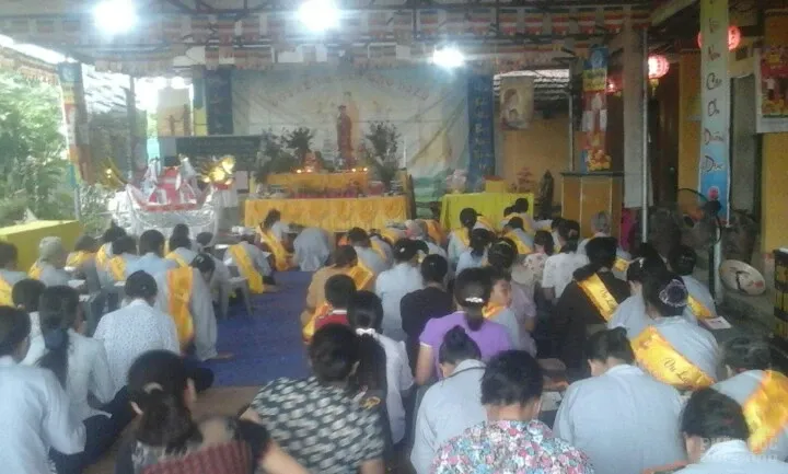 Dâng y vu lan Người dân xã Xích Thổ, Nho Quan , Ninh Bình dâng y ca sa và thiện nguyện trong mùa tự tứ tại chùa Phổ Hiền image-1731940155659