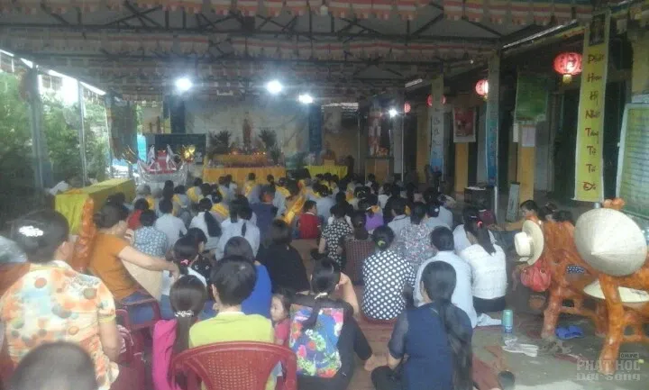 Dâng y vu lan Người dân xã Xích Thổ, Nho Quan , Ninh Bình dâng y ca sa và thiện nguyện trong mùa tự tứ tại chùa Phổ Hiền image-1731940157002