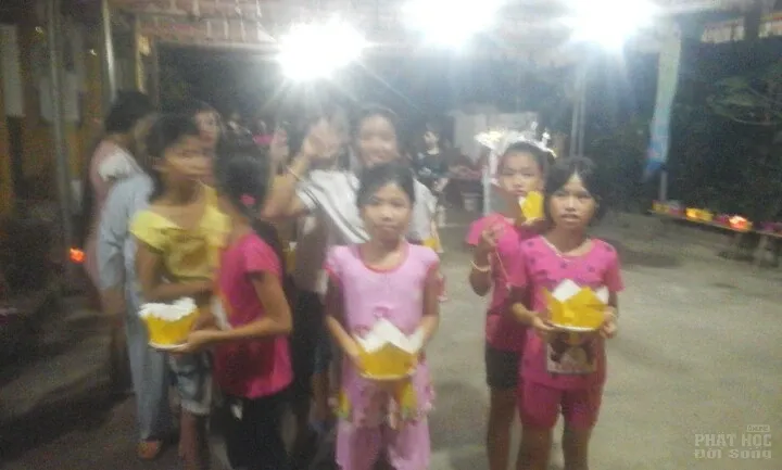 Dâng y vu lan Người dân xã Xích Thổ, Nho Quan , Ninh Bình dâng y ca sa và thiện nguyện trong mùa tự tứ tại chùa Phổ Hiền image-1731940157598