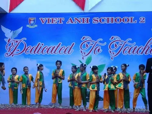 Nhân ngày 20-11 viết về người lái đò 24 Nhân ngày 20-11 viết về người lái đò image-1731932851132