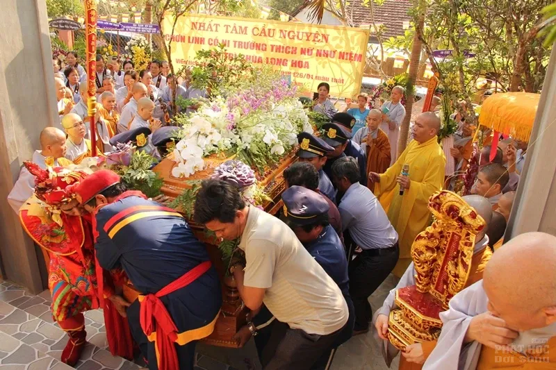 Nhập Bảo tháp Ni trưởng Thích Nữ Như Niệm nguyên phó BTS PG huyện Định Quán 21 Nhập Bảo tháp Ni trưởng Thích Nữ Như Niệm nguyên phó BTS PG huyện Định Quán image-1731942713201