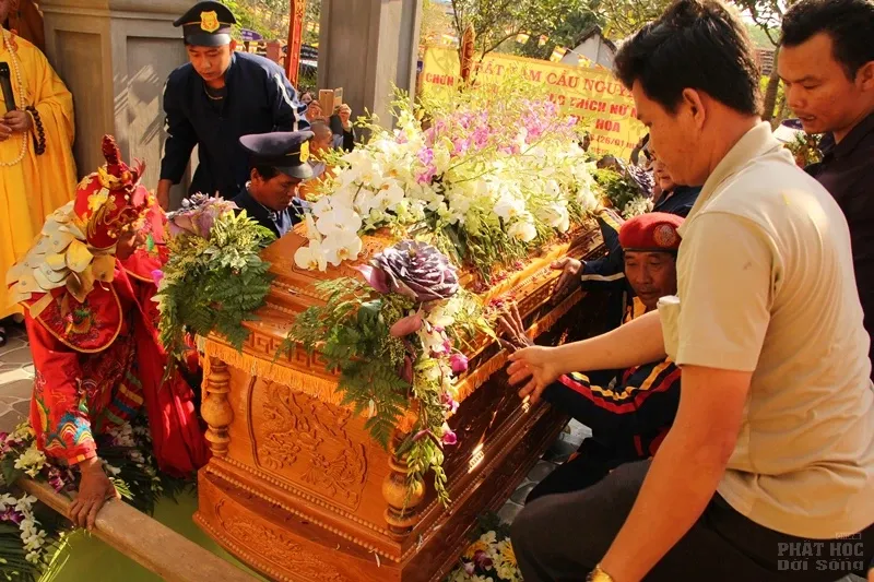 Nhập Bảo tháp Ni trưởng Thích Nữ Như Niệm nguyên phó BTS PG huyện Định Quán 22 Nhập Bảo tháp Ni trưởng Thích Nữ Như Niệm nguyên phó BTS PG huyện Định Quán image-1731942714240