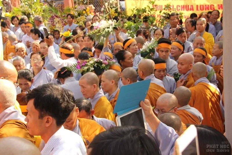 Nhập Bảo tháp Ni trưởng Thích Nữ Như Niệm nguyên phó BTS PG huyện Định Quán 25 Nhập Bảo tháp Ni trưởng Thích Nữ Như Niệm nguyên phó BTS PG huyện Định Quán image-1731942717269