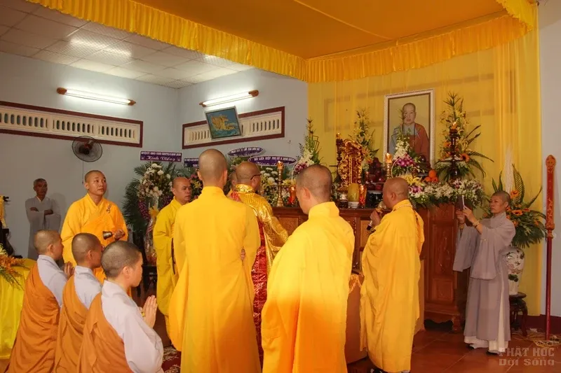 Nhập Bảo tháp Ni trưởng Thích Nữ Như Niệm nguyên phó BTS PG huyện Định Quán 28 Nhập Bảo tháp Ni trưởng Thích Nữ Như Niệm nguyên phó BTS PG huyện Định Quán image-1731942720041