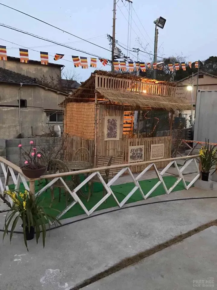 Nhật Bản: Không khí đón xuân 2017 tại Chùa Hòa Lạc Kobe image-1731932957166