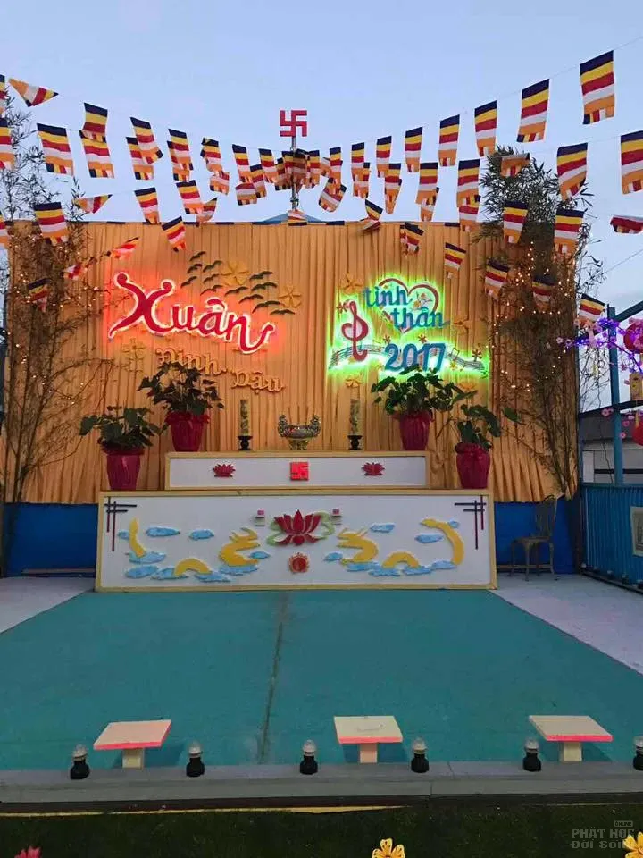 Nhật Bản: Không khí đón xuân 2017 tại Chùa Hòa Lạc Kobe image-1731932961916