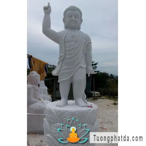 Nhiều mẫu tượng Đản sanh xuất hiện tại Việt Nam image-1731935591348