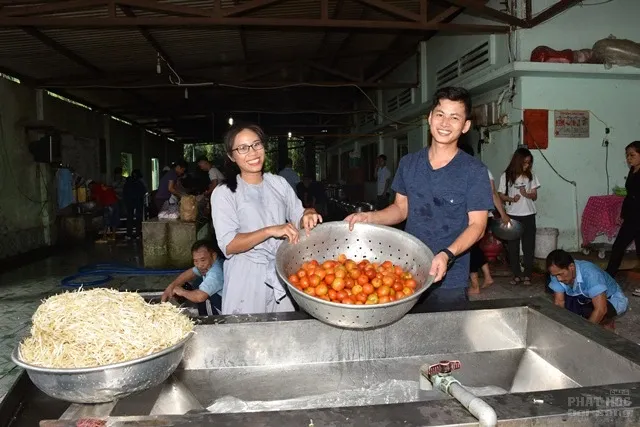 Nhóm thiện nguyện Từ Tâm dâng y ca sa và thiện nguyện trong mùa tự tứ 9 Nhóm thiện nguyện Từ Tâm dâng y ca sa và thiện nguyện trong mùa tự tứ image-1731940599663