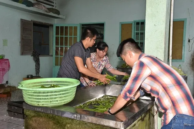 Nhóm thiện nguyện Từ Tâm dâng y ca sa và thiện nguyện trong mùa tự tứ 10 Nhóm thiện nguyện Từ Tâm dâng y ca sa và thiện nguyện trong mùa tự tứ image-1731940600388