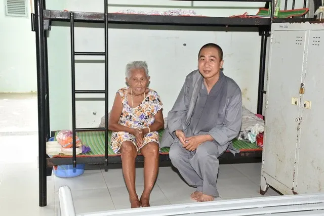 Nhóm thiện nguyện Từ Tâm dâng y ca sa và thiện nguyện trong mùa tự tứ 14 Nhóm thiện nguyện Từ Tâm dâng y ca sa và thiện nguyện trong mùa tự tứ image-1731940603243