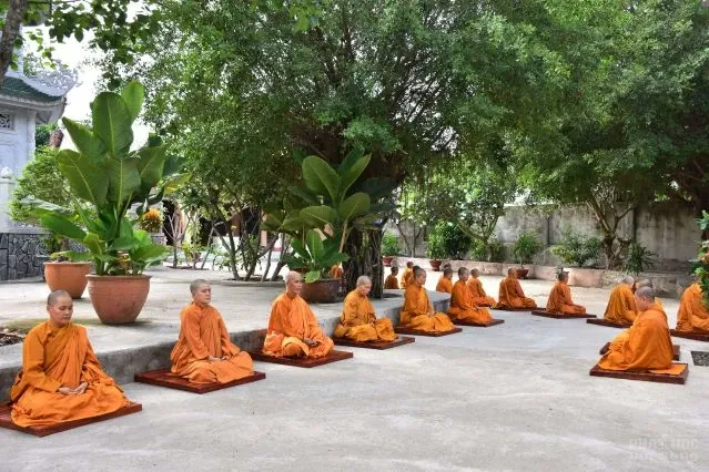 Những người con gái Phật đang thực hành pháp môn Giới – Định - Tuệ image-1731944689733