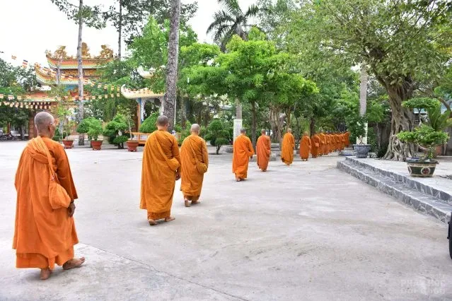 Những người con gái Phật đang thực hành pháp môn Giới – Định - Tuệ image-1731944691877