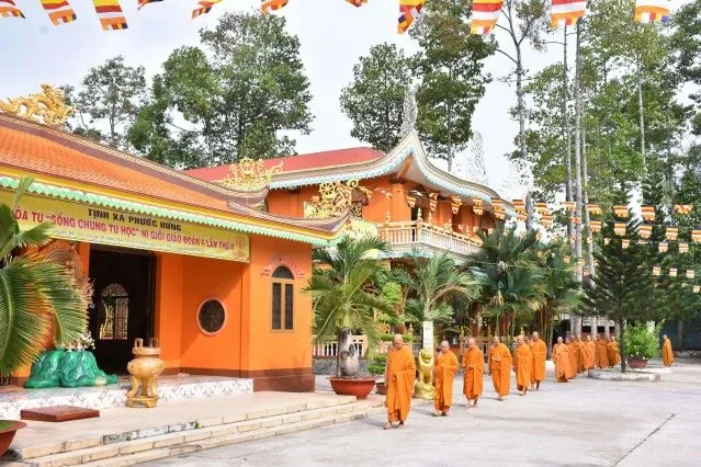 Những người con gái Phật đang thực hành pháp môn Giới – Định - Tuệ image-1731944694749