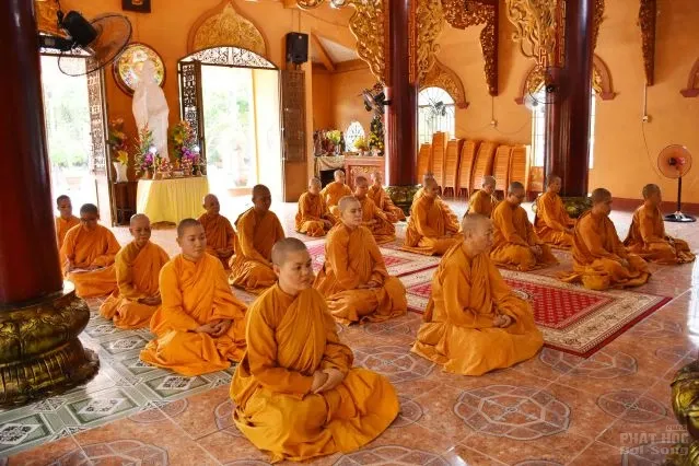 Những người con gái Phật đang thực hành pháp môn Giới – Định - Tuệ image-1731944698058