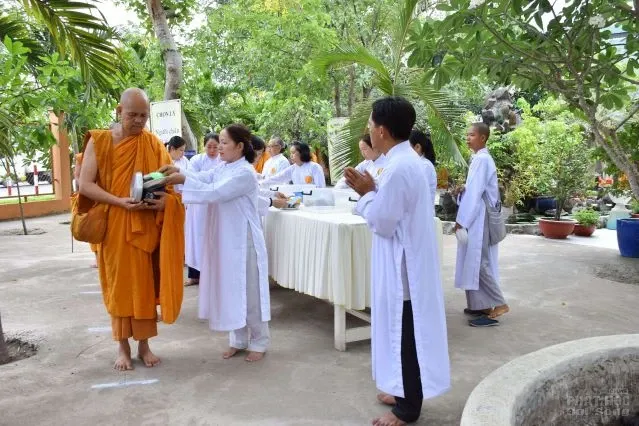 Những người con gái Phật đang thực hành pháp môn Giới – Định - Tuệ image-1731944700938