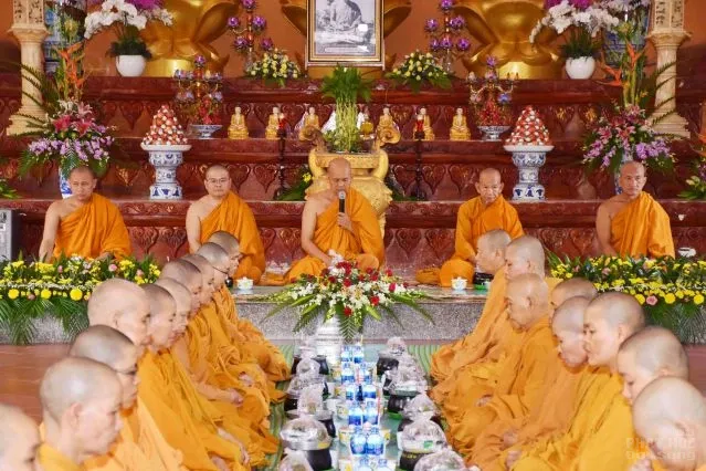 Những người con gái Phật đang thực hành pháp môn Giới – Định - Tuệ image-1731944705553