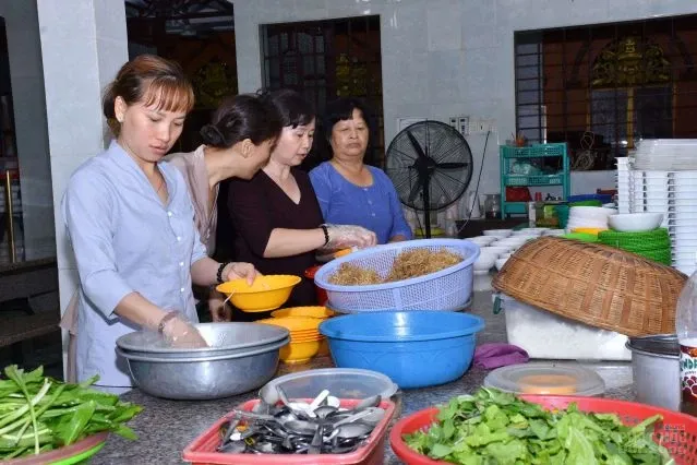 Những người con gái Phật đang thực hành pháp môn Giới – Định - Tuệ image-1731944706963