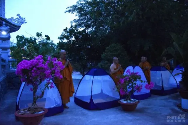 Những người con gái Phật đang thực hành pháp môn Giới – Định - Tuệ image-1731944715736