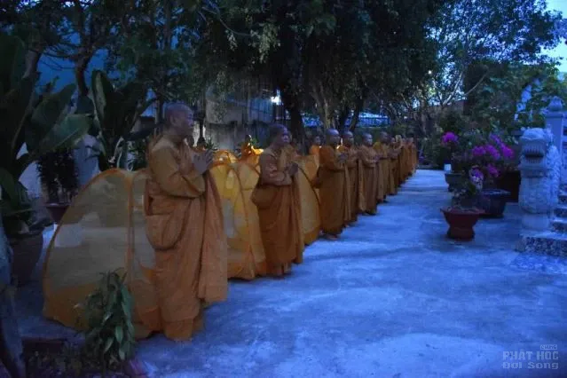 Những người con gái Phật đang thực hành pháp môn Giới – Định - Tuệ image-1731944716451