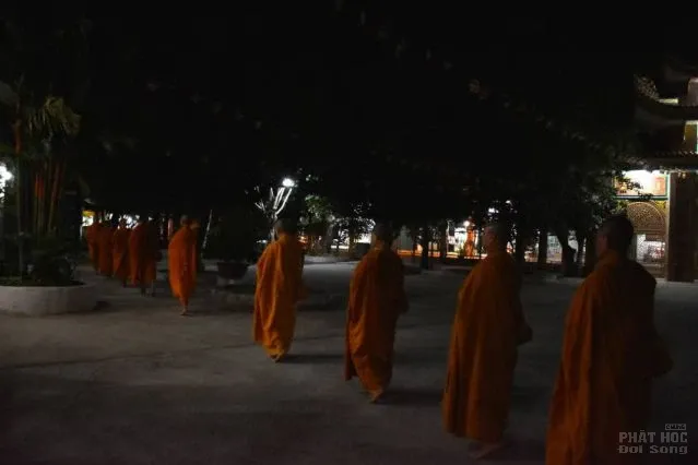 Những người con gái Phật đang thực hành pháp môn Giới – Định - Tuệ image-1731944718315