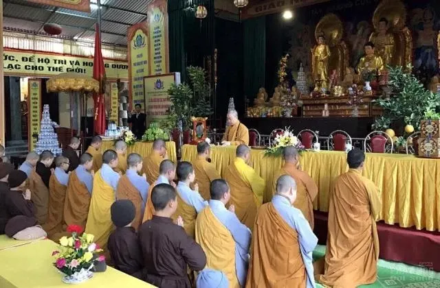 Ninh Bình: Tăng Ni đảnh lễ thầy ngày xuân tại chùa Hồng An 2 Ninh Bình: Tăng Ni đảnh lễ thầy ngày xuân tại chùa Hồng An image-1731932710799