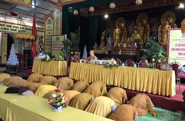 Ninh Bình: Tăng Ni đảnh lễ thầy ngày xuân tại chùa Hồng An 3 Ninh Bình: Tăng Ni đảnh lễ thầy ngày xuân tại chùa Hồng An image-1731932711876