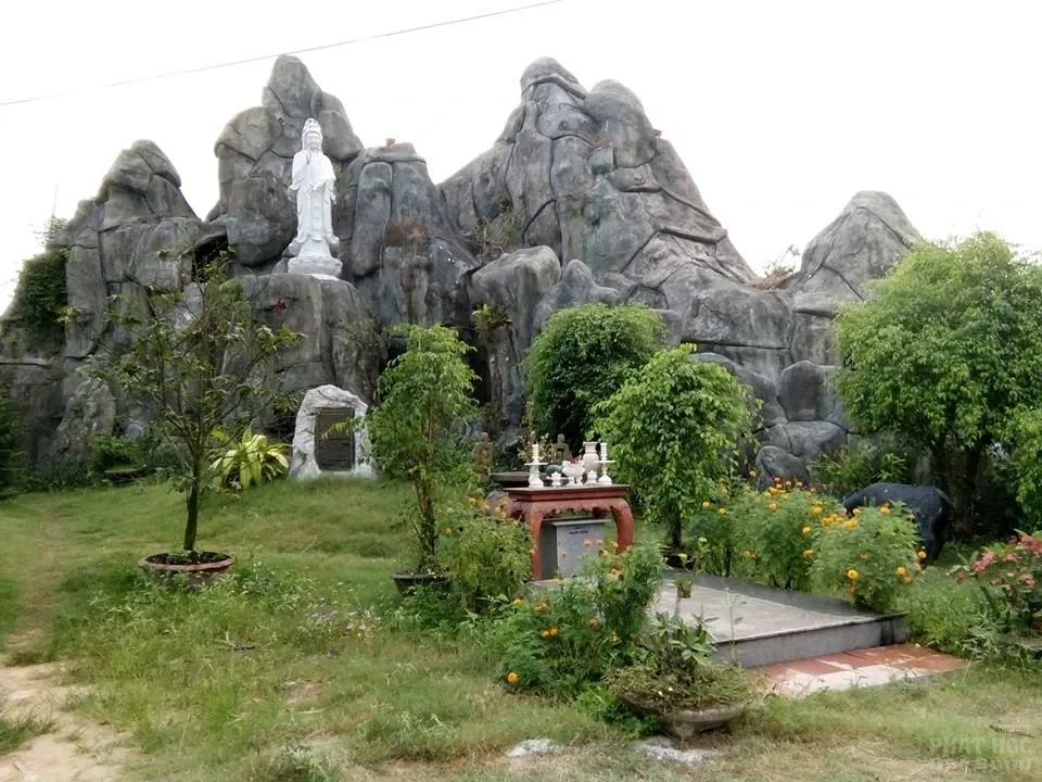 Núi Phổ Đà Sơn tại chùa Phước Quang tỉnh Quảng Nam image-1731745985267