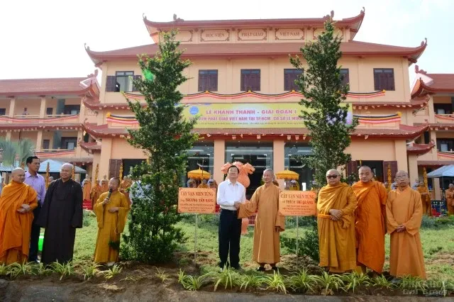 Ông Trương Tấn Sang thăm Học viện PGVN tại TP. HCM image-1732291739194