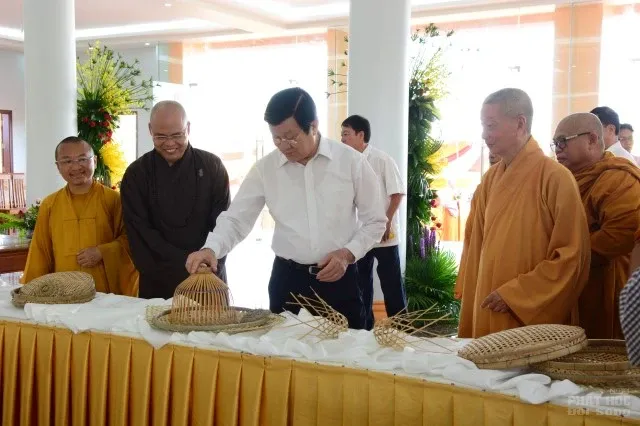 Ông Trương Tấn Sang thăm Học viện PGVN tại TP. HCM image-1732291744515