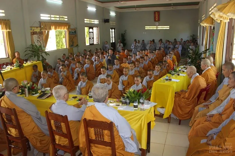 Phân ban ni giới TW thăm trường hạ Tu Viện Nguyên Thiều trường TCPH Bình Định image-1731946572242