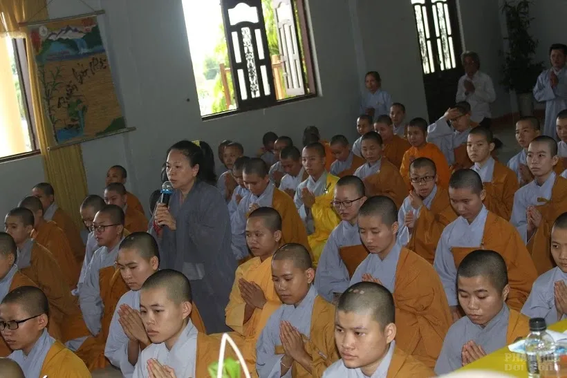 Phân ban ni giới TW thăm trường hạ Tu Viện Nguyên Thiều trường TCPH Bình Định image-1731946594835