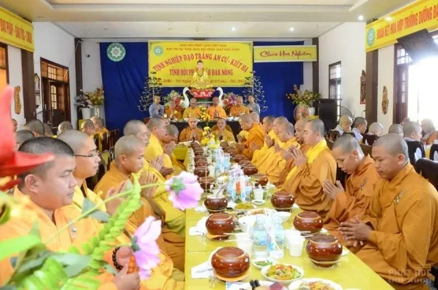 Phật giáo Đăk Nông tác pháp An Cư Kiết Hạ 2018 tại Chùa Hoa Nghiêm 23 Phật giáo Đăk Nông tác pháp An Cư Kiết Hạ 2018 tại Chùa Hoa Nghiêm image-1732292811775