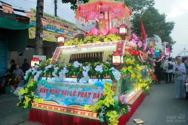 Phật giáo Đồng Tháp diễu hành xe hoa mừng Phật đản 2018 3 Phật giáo Đồng Tháp diễu hành xe hoa mừng Phật đản 2018 image-1732287846999