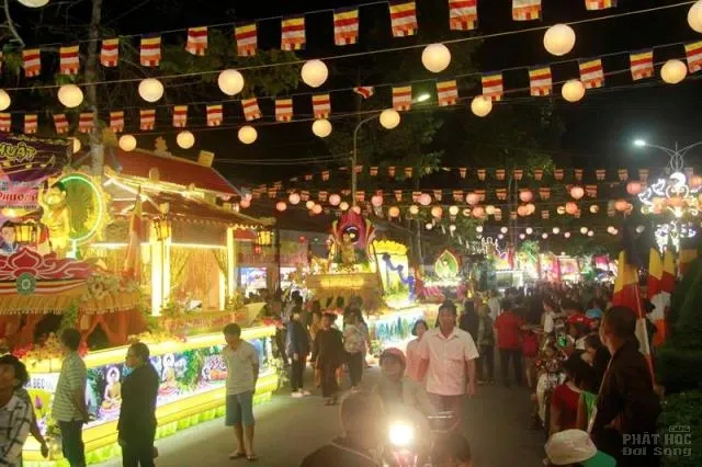 Phật giáo Đồng Tháp diễu hành xe hoa mừng Phật đản 2018 9 Phật giáo Đồng Tháp diễu hành xe hoa mừng Phật đản 2018 image-1732287851311