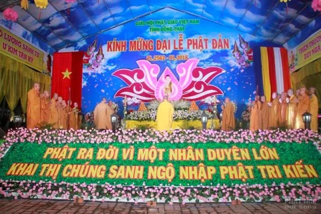 Phật giáo Đồng Tháp diễu hành xe hoa mừng Phật đản 2018 10 Phật giáo Đồng Tháp diễu hành xe hoa mừng Phật đản 2018 image-1732287851962