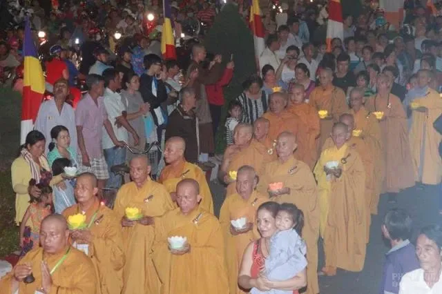 Phật giáo Đồng Tháp diễu hành xe hoa mừng Phật đản 2018 11 Phật giáo Đồng Tháp diễu hành xe hoa mừng Phật đản 2018 image-1732287852643