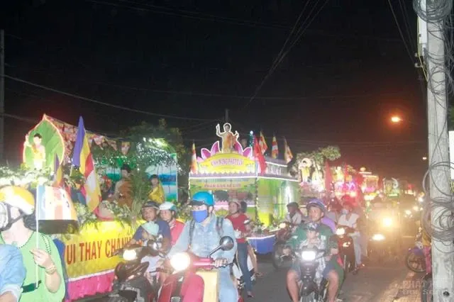 Phật giáo Đồng Tháp diễu hành xe hoa mừng Phật đản 2018 18 Phật giáo Đồng Tháp diễu hành xe hoa mừng Phật đản 2018 image-1732287857821