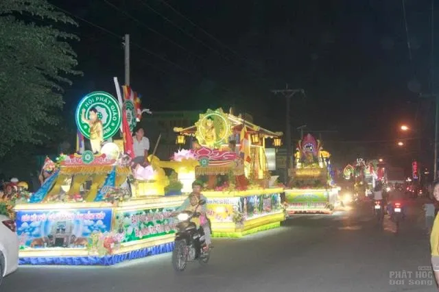 Phật giáo Đồng Tháp diễu hành xe hoa mừng Phật đản 2018 19 Phật giáo Đồng Tháp diễu hành xe hoa mừng Phật đản 2018 image-1732287858455